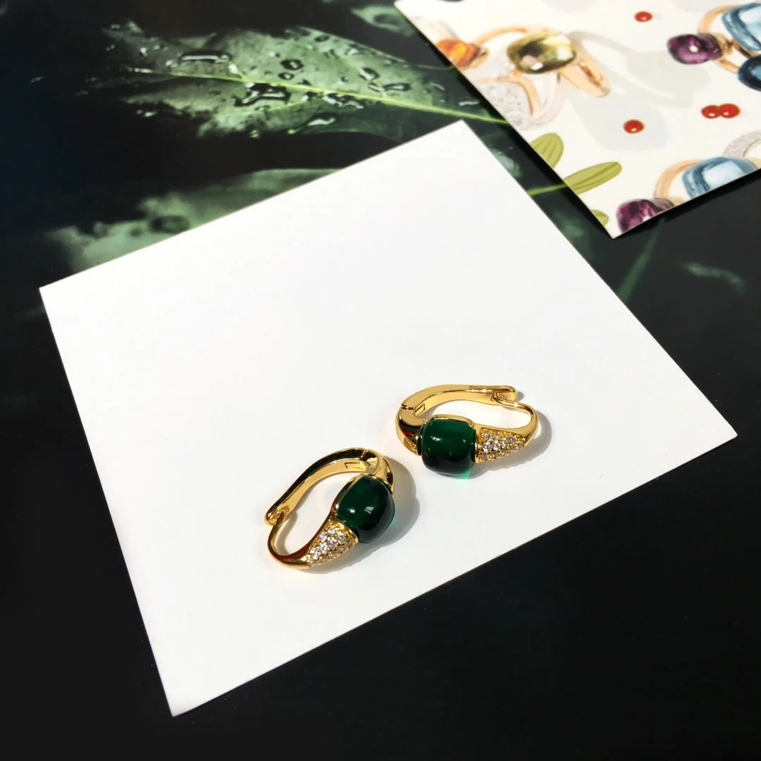 

2021 Hot Trend Brand Small square sugar diamond colored stone earrings Ear Studs Everyday Wear Versatile Jewelry Atmosphere