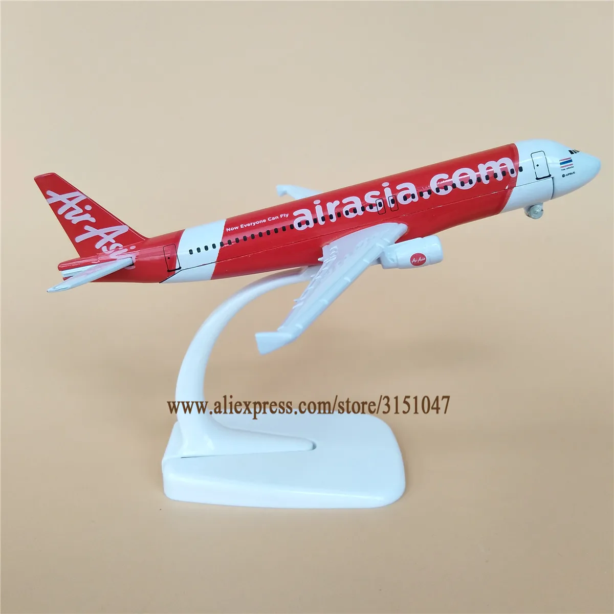 Модель самолета из металлического сплава красного цвета авиакомпании Азия
