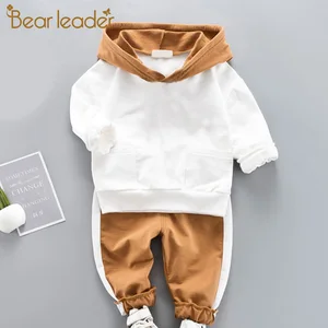 Bear LeaderПовседневные комплекты одежды для мальчиков новая весенняя одежда для мальчиков с капюшоном, футболка + штаны, детская одежда спортивный костюм комплекты одежды для мальчиков
