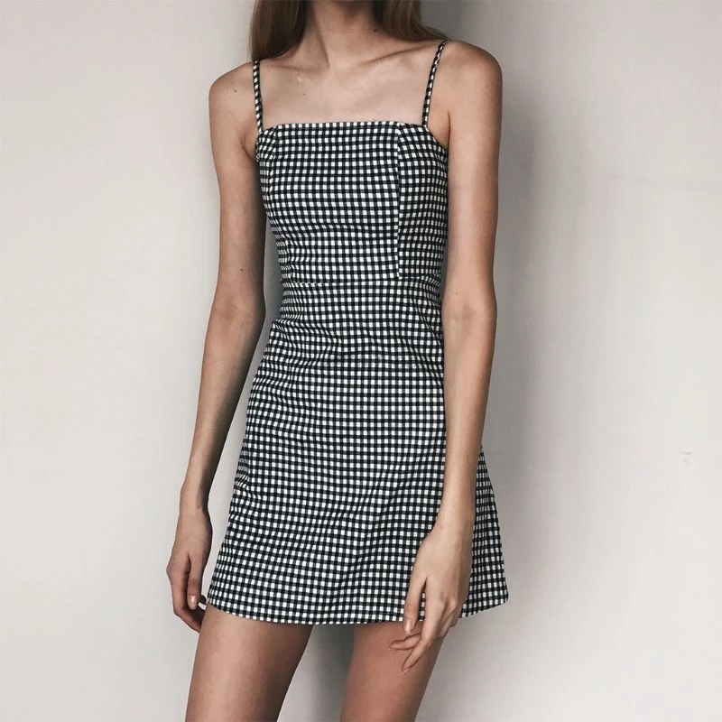 Женское платье на тонких бретельках с квадратным вырезом сексуальное облегающее