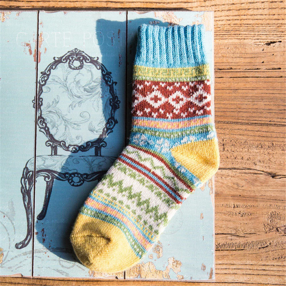 

5Pairs/lot New Witner Thick Warm Wool Women Socks Vintage Christmas Colorful Socks Gift Free Size