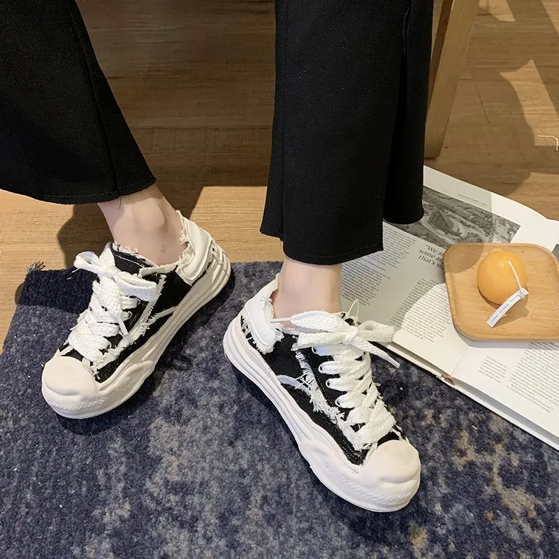 

Classic Design Women Retro Vulcanized Sneakers 2021 Summer Round Toe Lace Up Flat Shoes for Female Outdoor Casual Footwear Woman