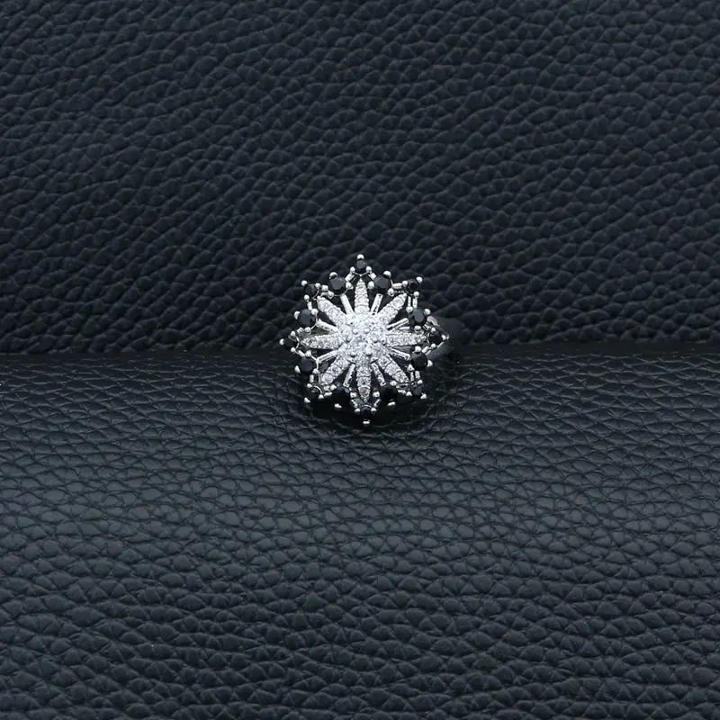 Набор женских ювелирных изделий из серебра 925 пробы с черными камнями и белыми