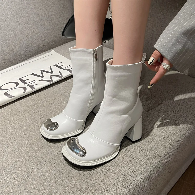 

HOKSZVY 2021 Winter New Women's Shoes Fashion Thick Heel Round Toe Metal Short Boots Solid Color High Heel Boots for Women CWF