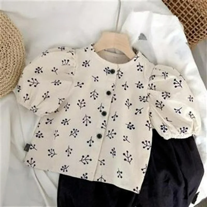 

Cotton and Hemp Girl Shirts Summer New Kids Floral Short Puff Sleeve Princess Children Outwear Tops Fashion School Clothes