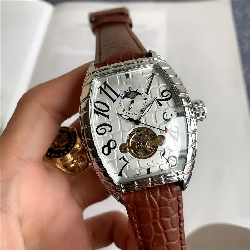 

2021 men's watch European and American carbon fiber grain fashion brand quartz watch Black pointer Sports Watch