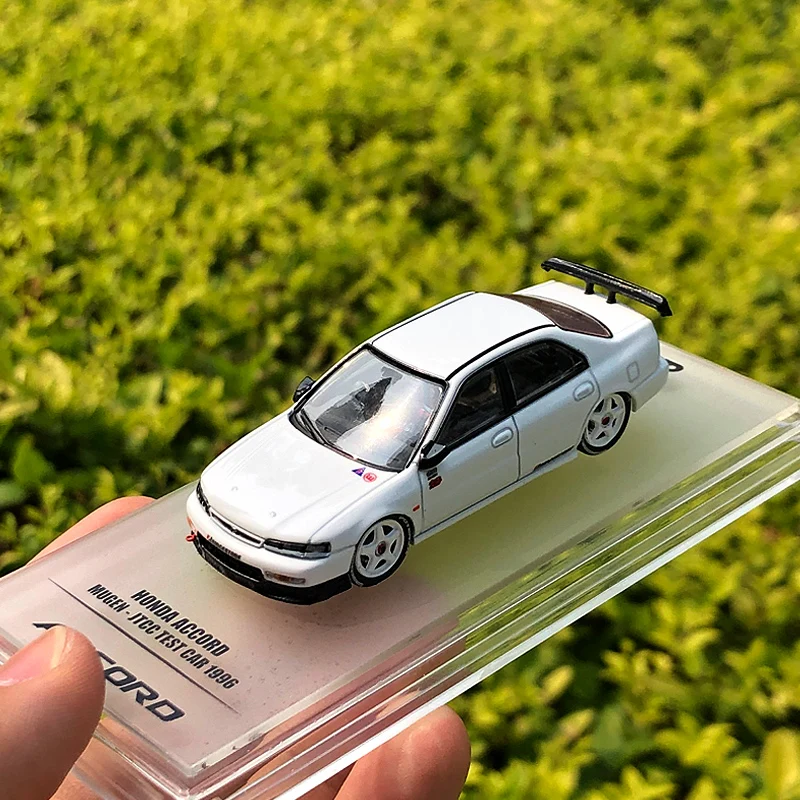 Модель литая автомобиля в масштабе 1:64 Supra JZA80 миниатюрная сцена белый статический