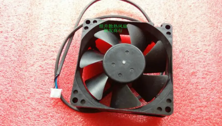 Оригинальный 8025 d08a-12ts13 DC12V 0.70a 80*80*25 мм три провода большой объем воздуха