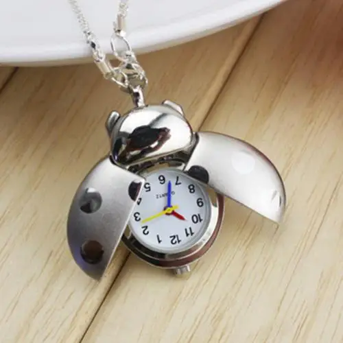 Серебристый Часы reloj Ретро Жук Божья коровка форма кварцевые карманные часы ожерелье кулон унисекс подарки Горячие карманные часы сплав форма жука - Цвет: Серебристый