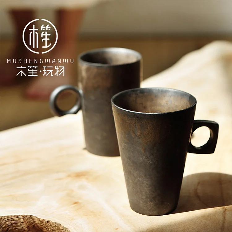 Позолота чашки в японском Ретро Темно-серая черная глазурованная керамика