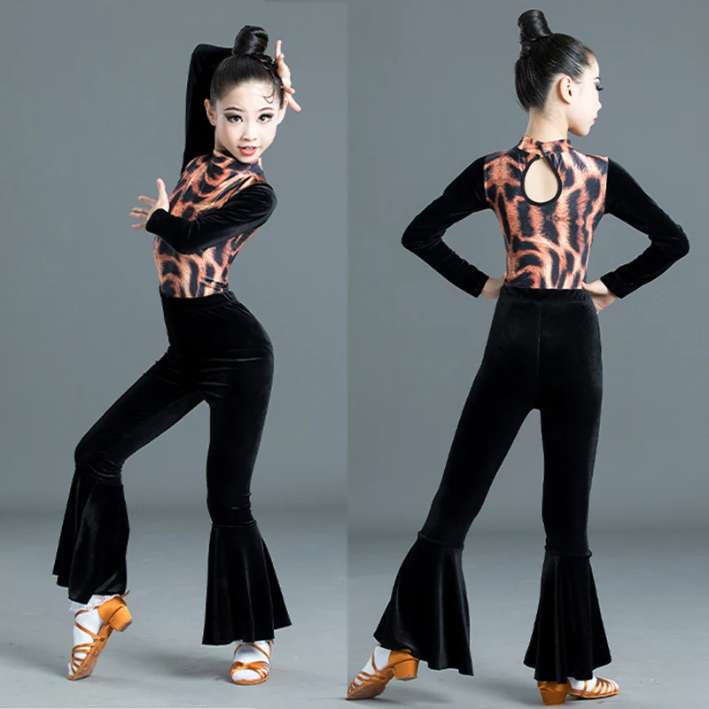 

Новинка 2020 года; одежда для латинских танцев; детская одежда для бальных танцев; бархатный костюм с длинными рукавами и леопардовым принтом;...