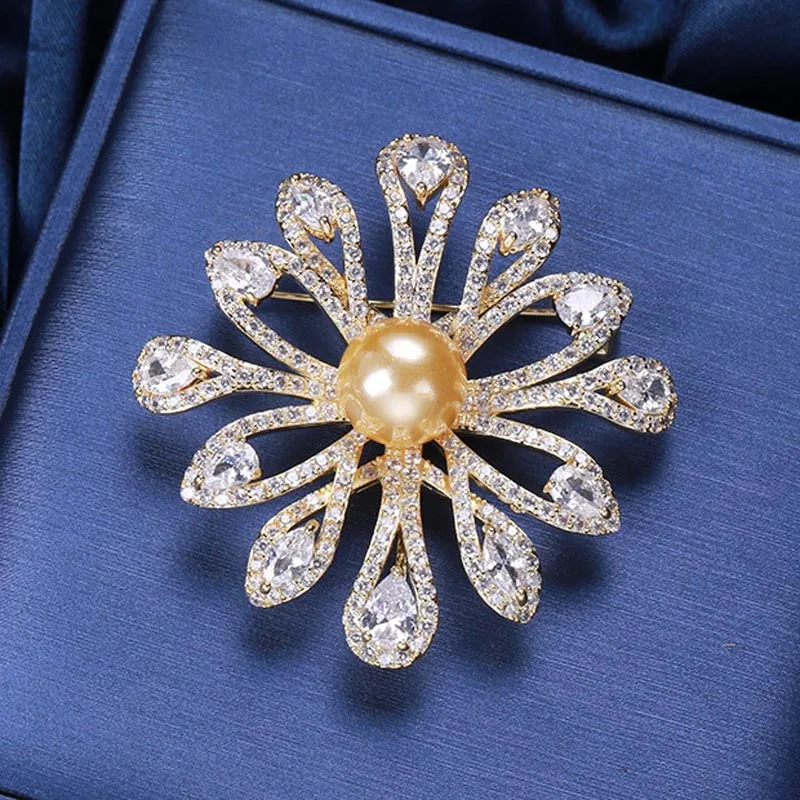 

Fashion Luxury AAA Cubic Zirconia Sparkling Brooch Flower With Pearl High Quality Gold Plated Metal Brooches Pins For Women