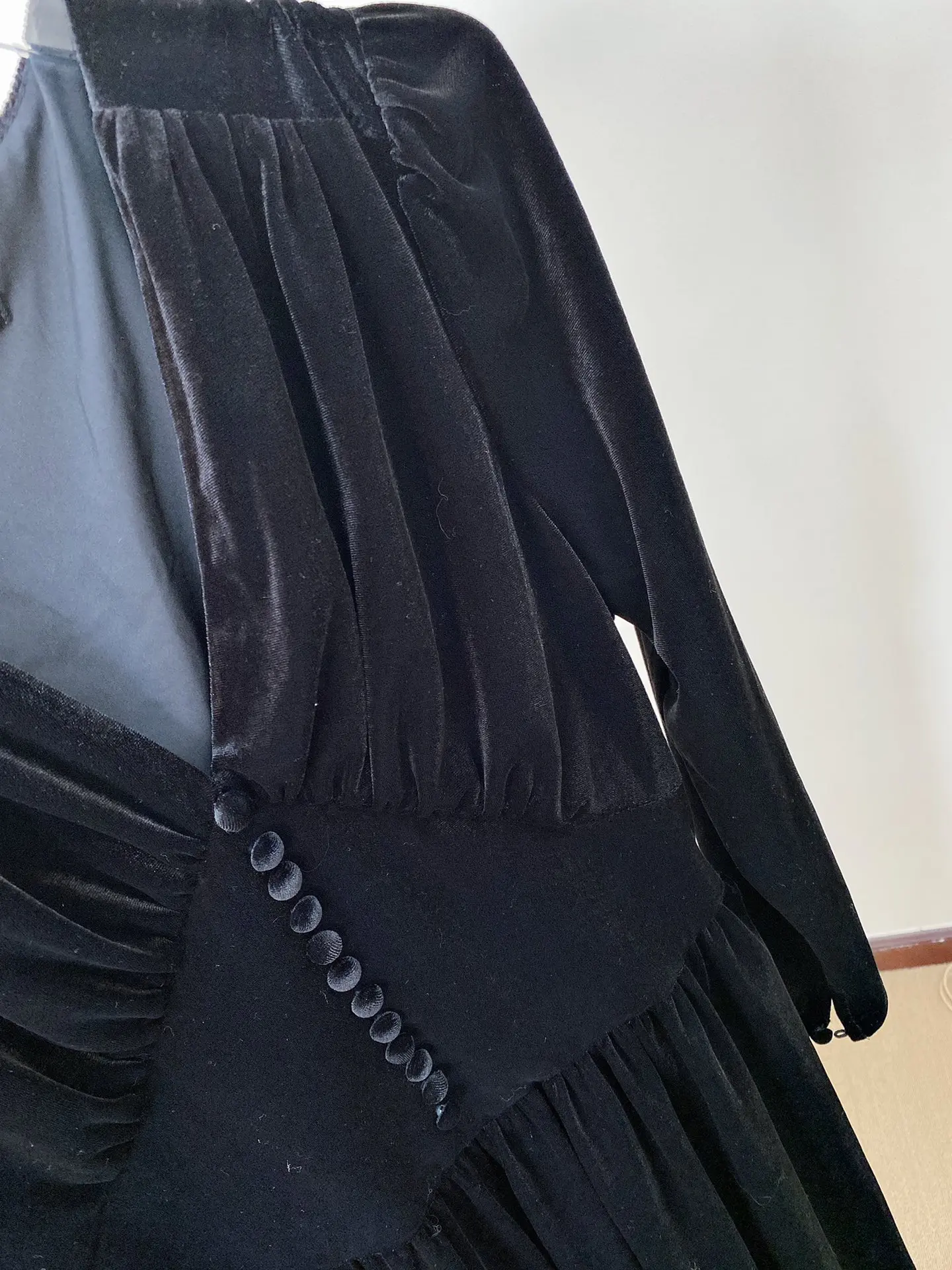 Модное женское платье осень 2021 новое шелковое вискозное бархатное черное |