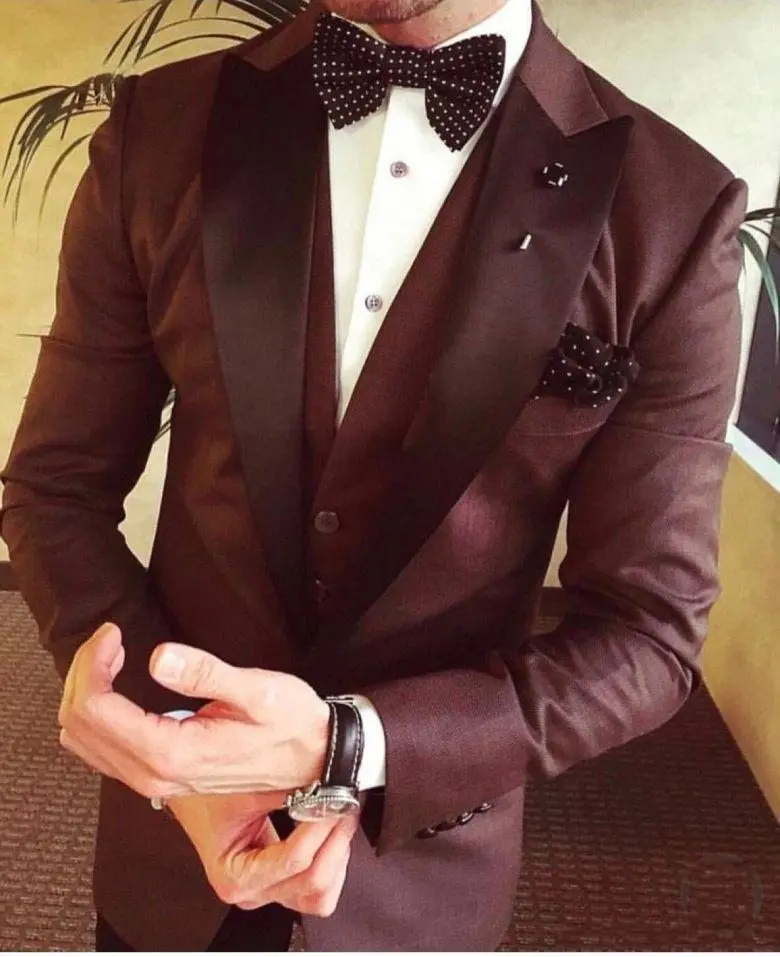 

2020 Groom Tuxedos Groomsman Suits Mans Suits For Wedding Dinner Suits Prom Dress Best Men Wear Three Pieces(Jacket+Pants+Vest)