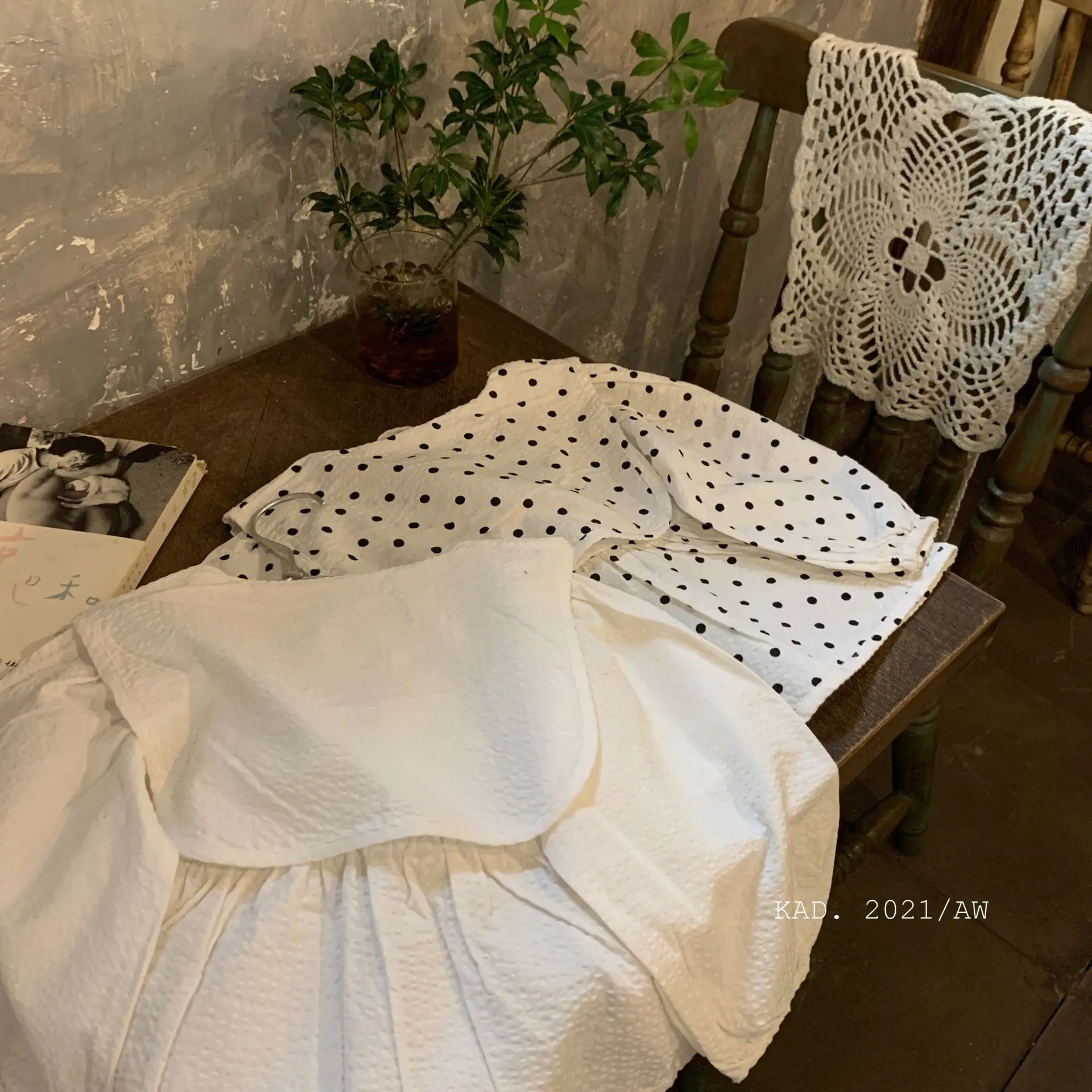 

Girls Korean Bubble Cloth with Shawl Jacket 2021 Autumn New Children Dot Coat