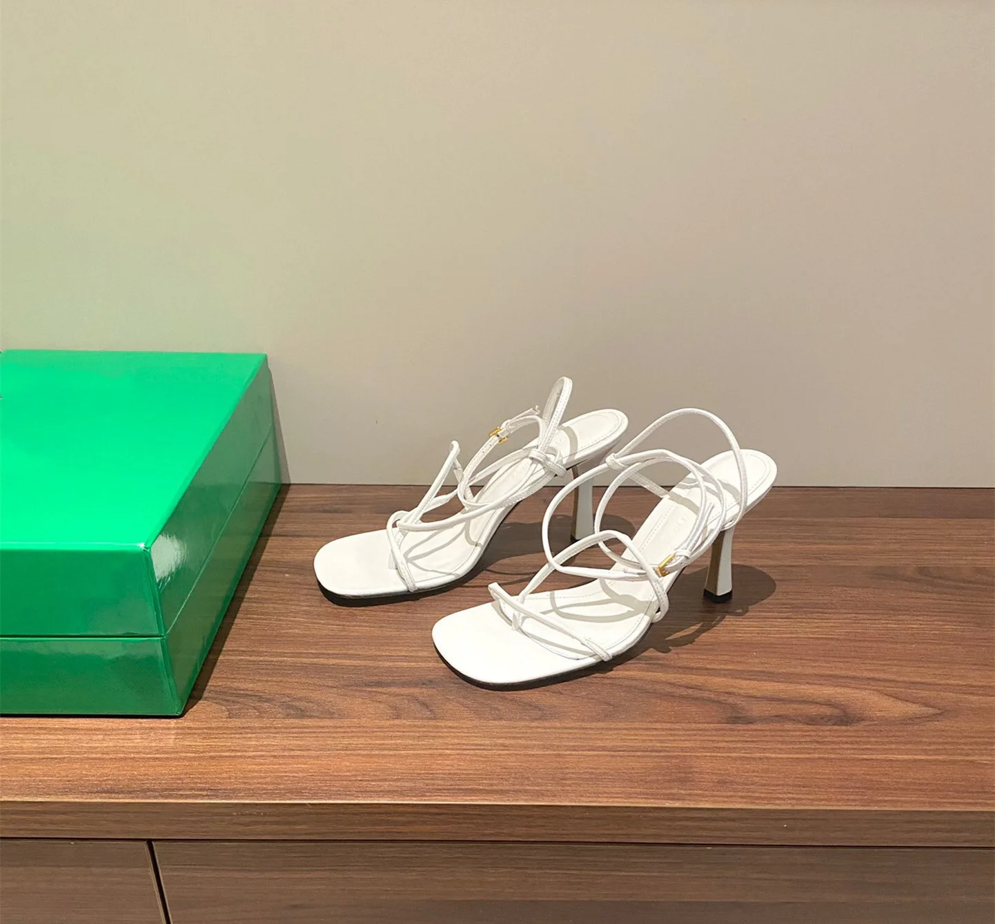 

2021 summer high-heeled sandals leather one line belt banquet thin heel sexy celebrity clip toe women's shoes