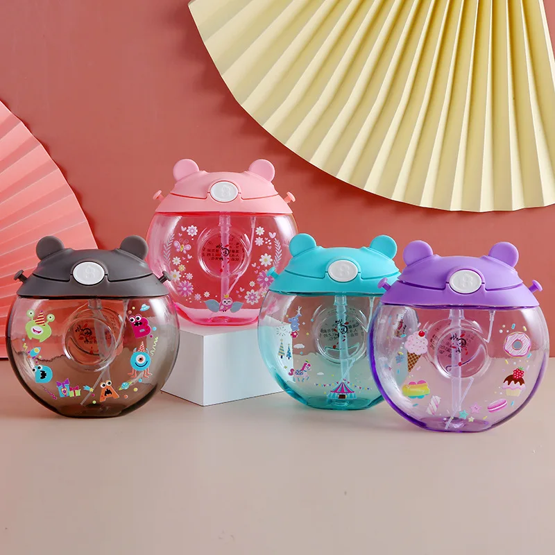 

500mL Straw Cup Children Exclusive Suction Cup Outdoor Portable Strap Water Bottle Spray Cup Children Water Bottle Gift