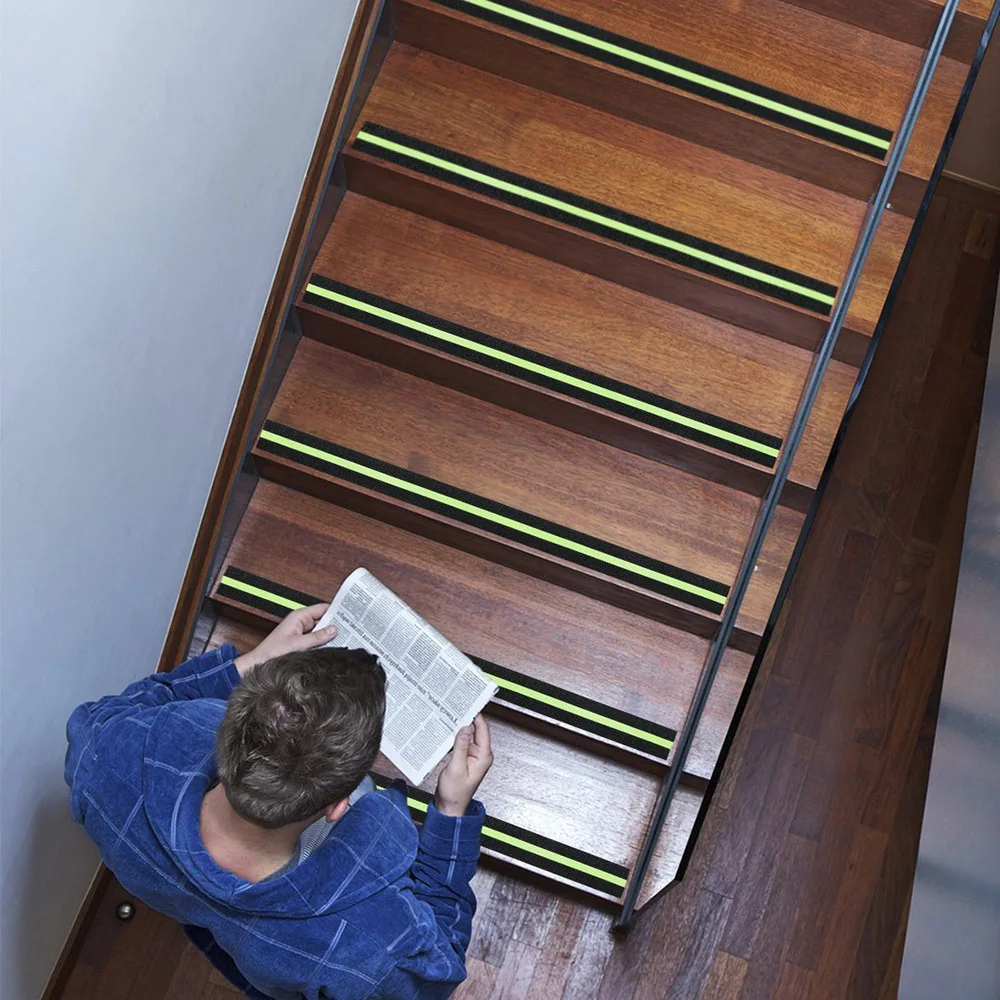 Нескользящая клейкая лента YOLALA светящаяся в темноте для локального освещения