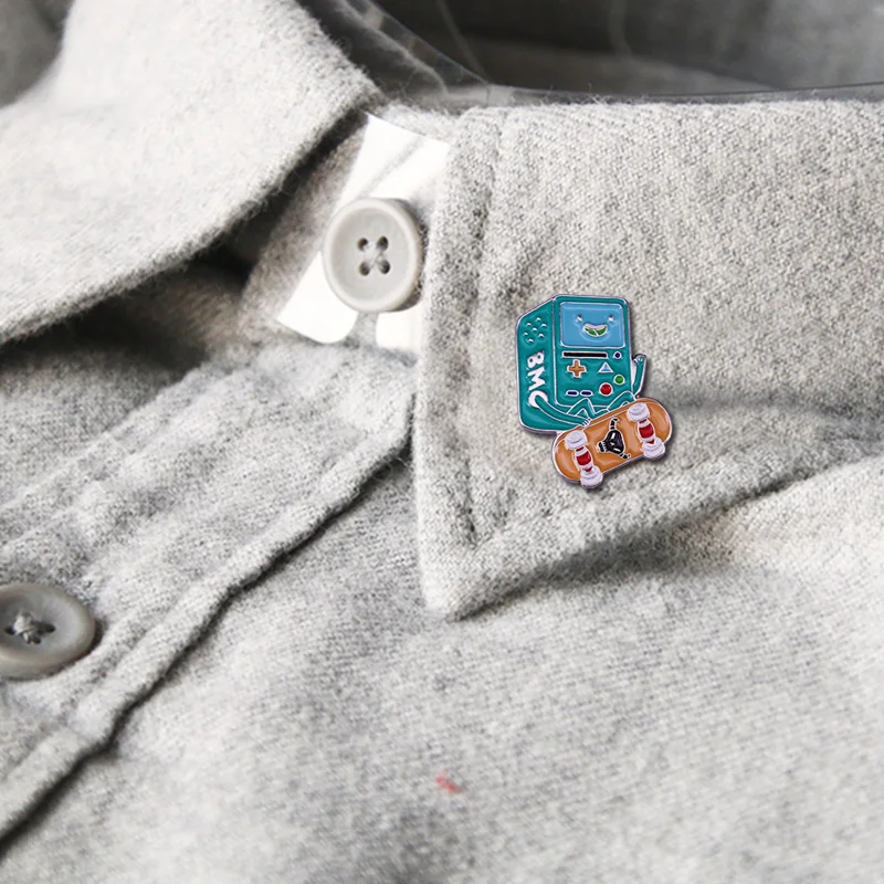 Gameboy Skating Enamel Pin Skateboard Brooch Green game cute gamers gift | Украшения и аксессуары