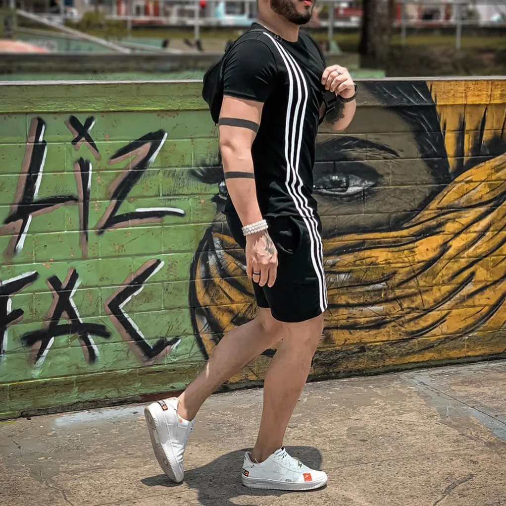 

2021 new fashion T shirt suit brand summer men's leisure suit daily outing running breathable sports men's large suit