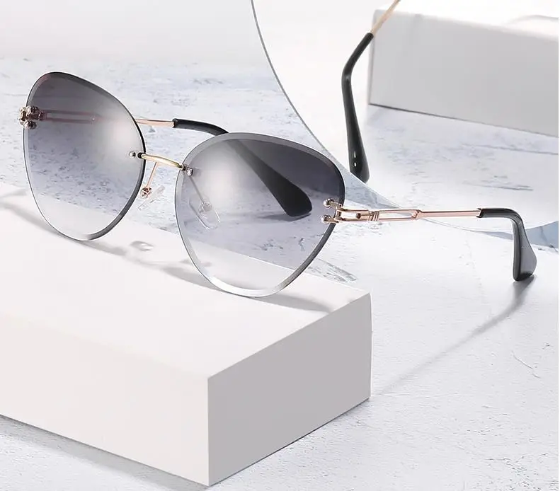 

Oversized Sunglasses Women Brand Designer Metal Square Eyewear 2021 New Female Shades Big Mirror Sun Glasses Superstar oculos