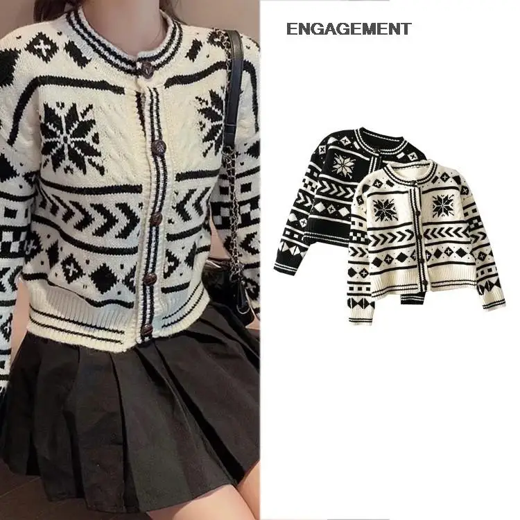 

Hoodies & Sweatshirts