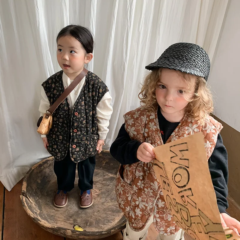 Жилет детский хлопковый без рукавов с цветочным принтом осень 2021 | Детская одежда