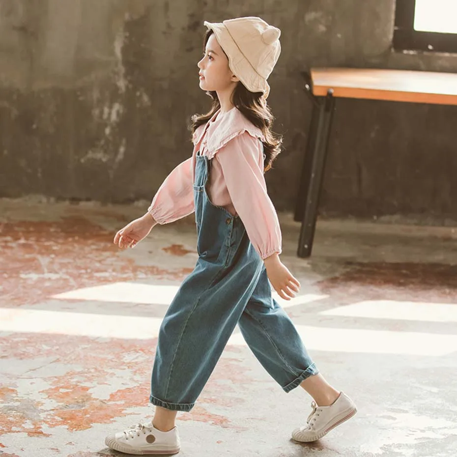 Детская одежда Блузка с оборками + джинсовый комбинезон для девочек из 2