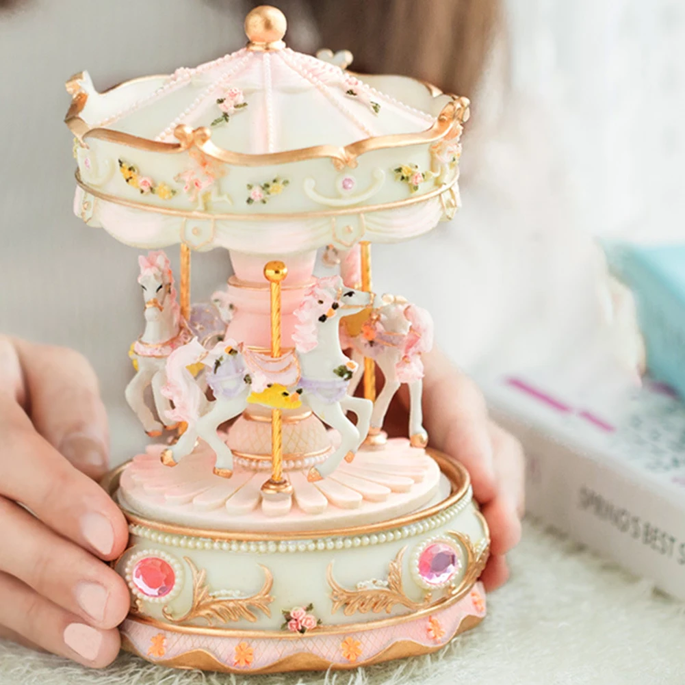 

Retro Luxury Carousel Romantic Music Box Kid Craft Valentine's Day LED Light Wedding Gifts Clockwork Mechanism Decor Birthday