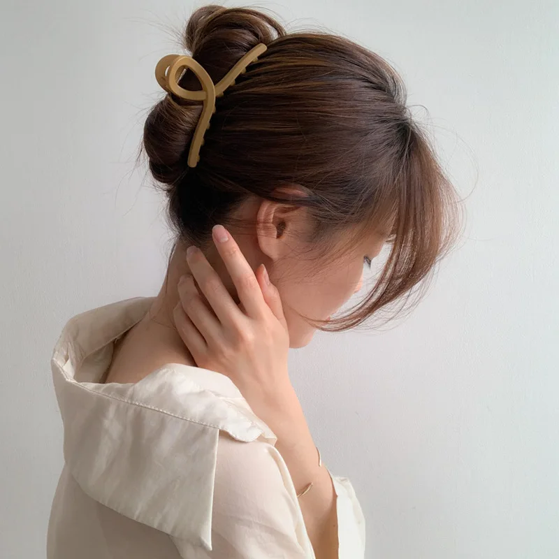 Рисунок 3 - Заколка для волос в винтажном стиле женская