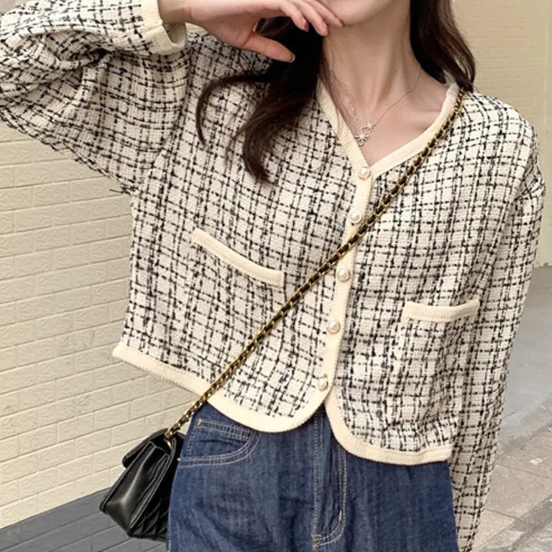 

Women's V-Neck Long Sleeve Short Coat Autumn And Winter 2021 New Korean Slim Top