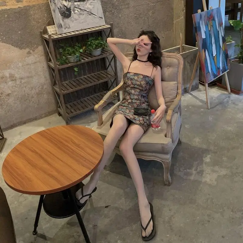 

Floral dress women's summer dress 2021 new celebrity retro oil painting skirt slim sexy suspender short skirt