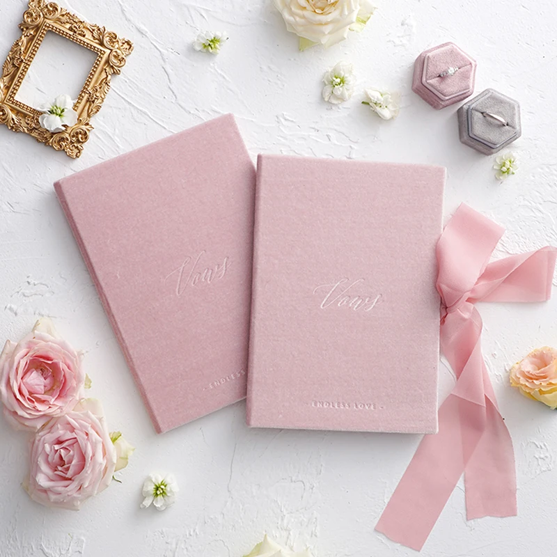 

Velvet Vows Book Wedding Favors Oath Cards Bride and Groom Romantic Decoration Props Renewal Bridal Shower Gift With Pen Ribbons