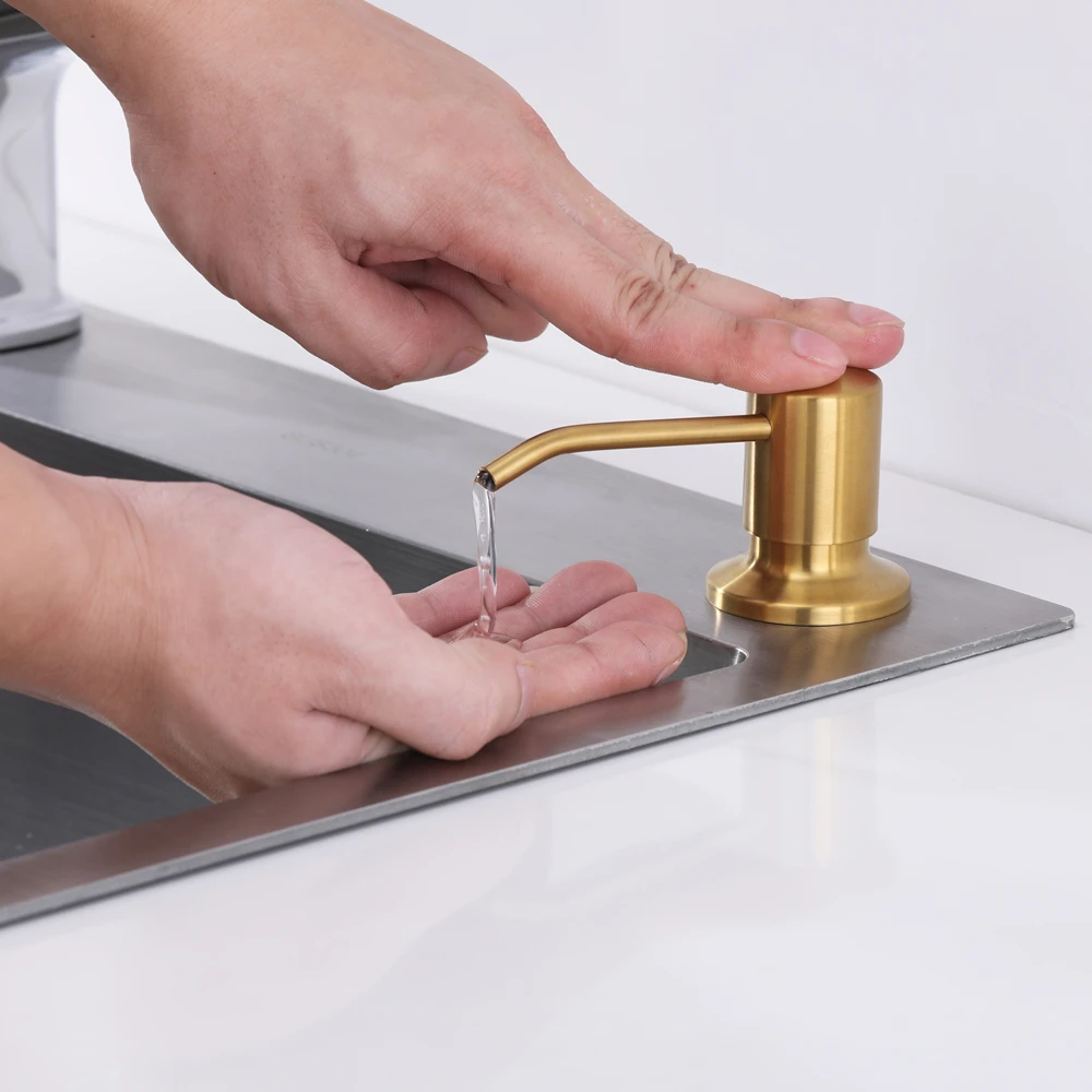 Диспенсер для мыла из нержавеющей стали 500 мл черный/золотой/черный |