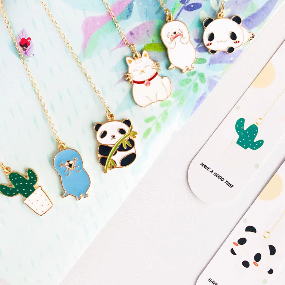 

1PCS Creative Small Fresh Metal Pendant Bookmark Cute Panda Otter Cactus Student Stationery School Office Supply