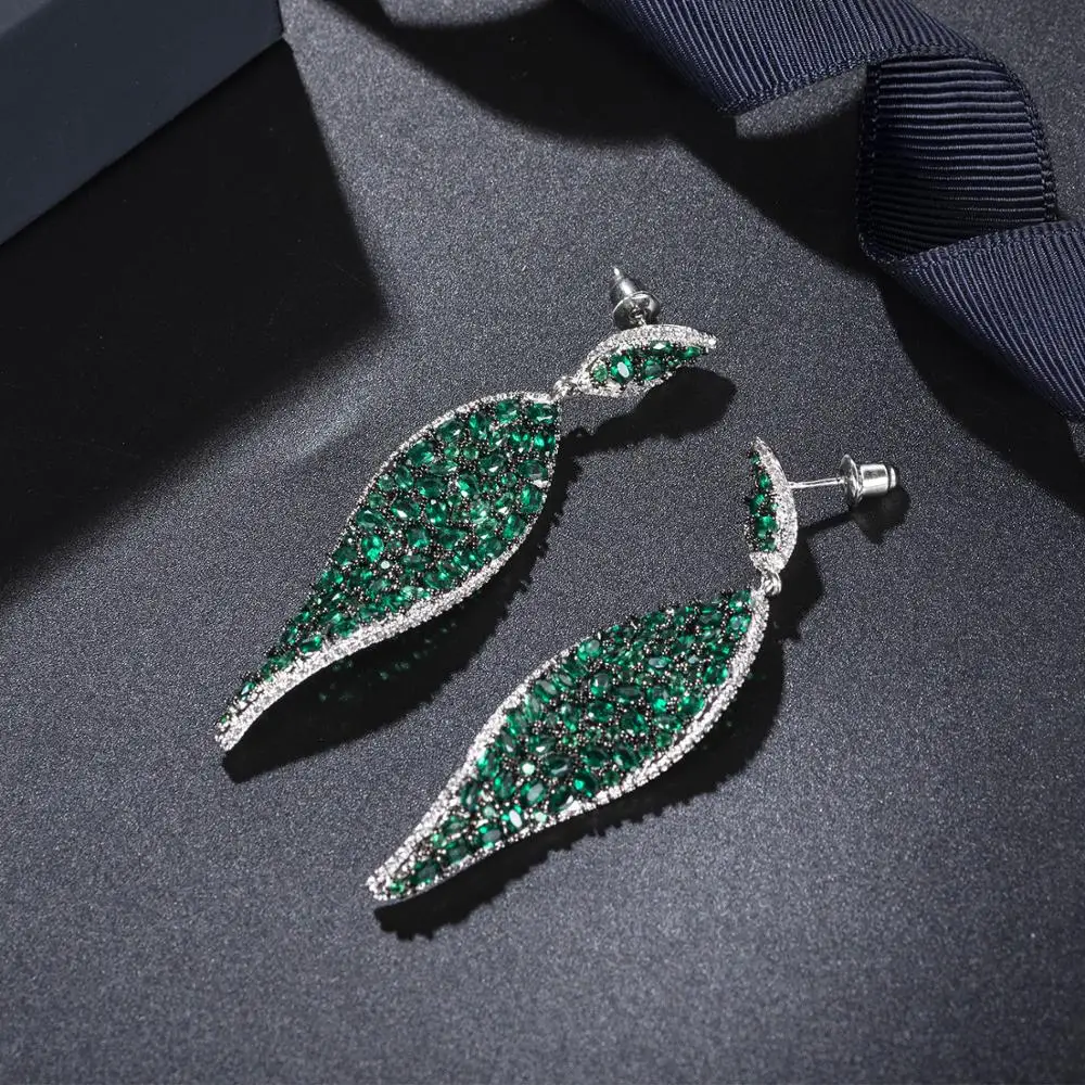 

Earring female retro zircon superflash Korean temperament Baoda atmosphere minimalist factory wholesale earrings DZ 4
