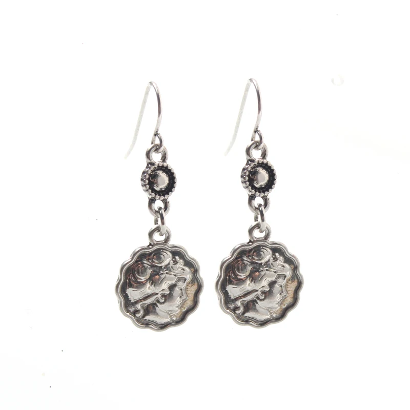 EM123 Korean Version Fashion Female Earrings Retro Coins Queen's Head Simple Temperament Round Drop Earring Jewelry Wholesale |