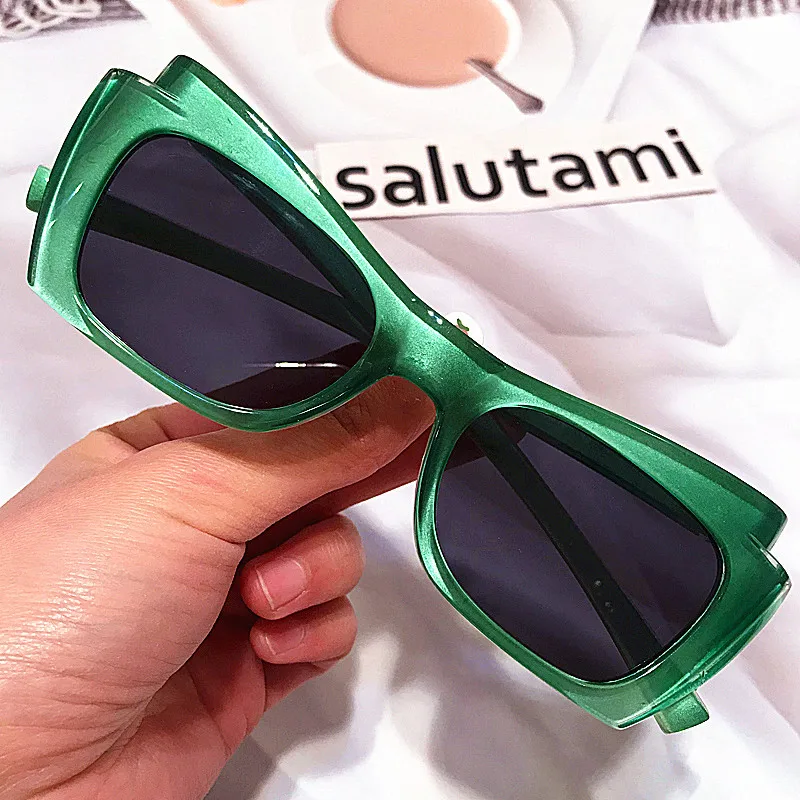 

2022 New Fashion Brand Candy Color Sunglasses For Women Vintage Green Pink Cat Eye Gradient Sun Glasses Female Small Eyewear