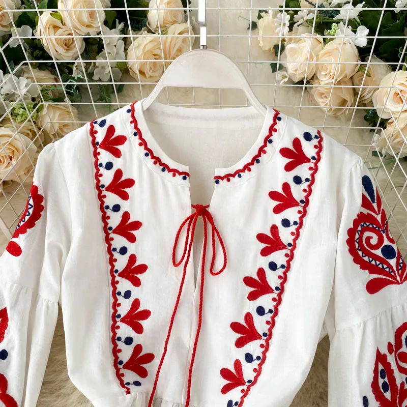 

Bohemian Women Embroidery Long Dress Autumn Round Neck Lantern Long Sleeve Blue/White Loose Dresses Female Vestidos Fall 2020