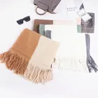 Шарф женский зимний, двухцветный, с кисточками, 40*150 см