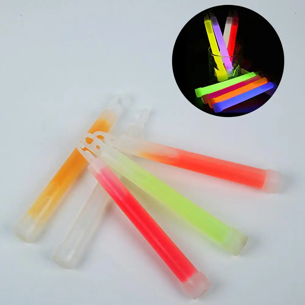 

4Pcs 6inch Glow Sticks with Hook Camping Emergency Outdoor Light Party Favors