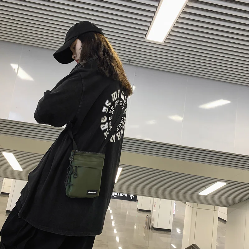 

Оригинальная сумка через плечо Uoct для всех пар, трендовая нейлоновая Водонепроницаемая маленькая сумка, Корейская сумка мобильный телефон,...