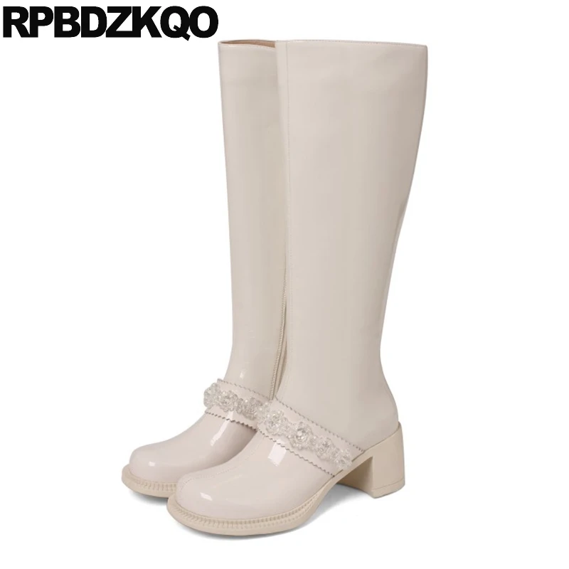 Женские сапоги из лакированной кожи с круглым носком на высоком каблуке | Обувь