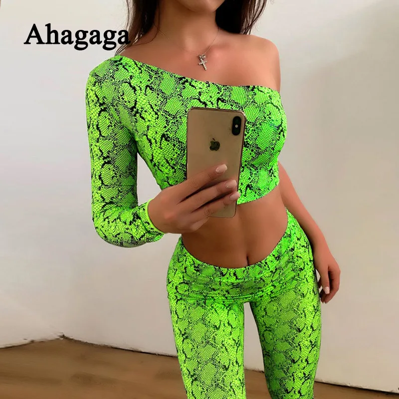 Женский спортивный костюм со змеиным принтом комплект из 2 предметов