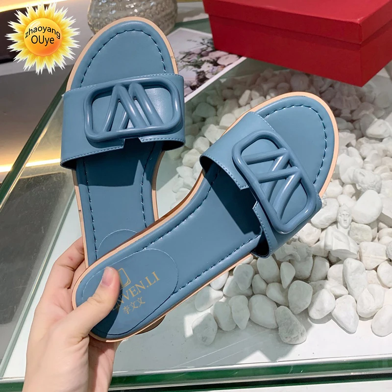 

Italian 2021 summer new women's slippers personality fashion hardware decoration comfortable leisure flat sandals home slippers