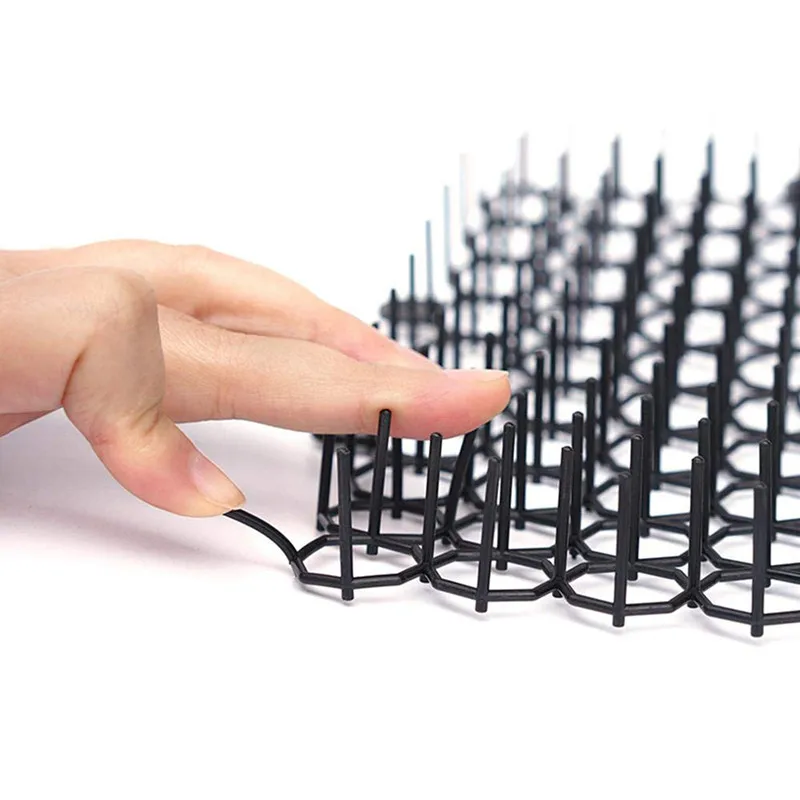 

Anti-cat Network Cat Scat Mat with Spikes - Cat Deterrent Mat for Indoor and Outdoor