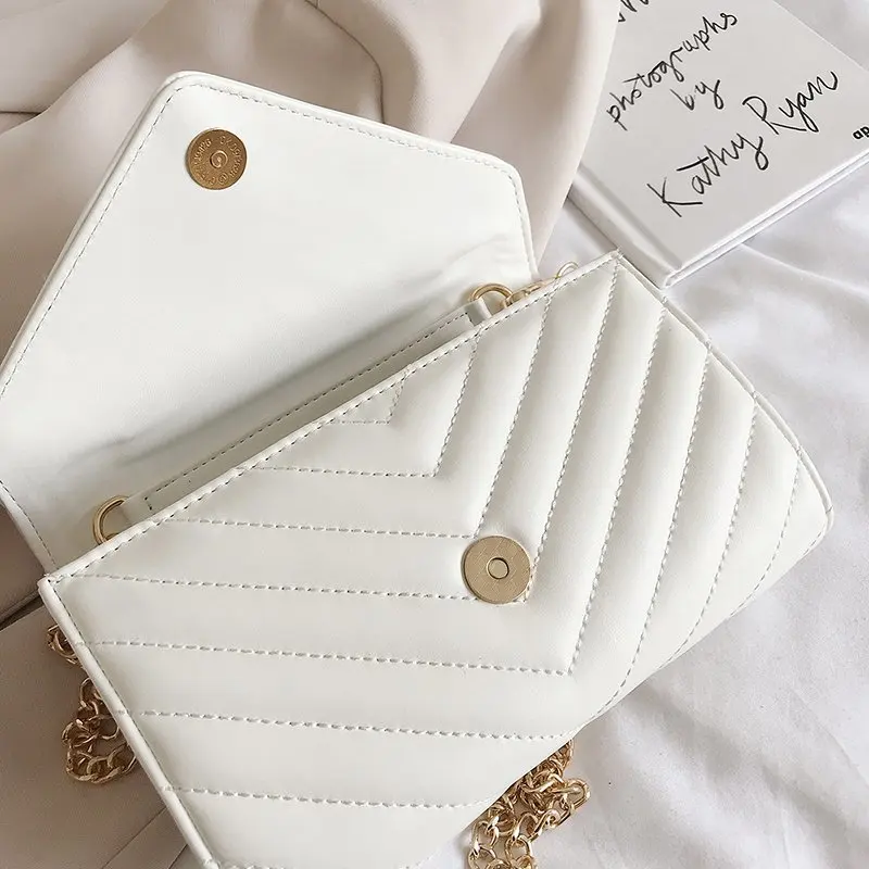 

2022 Brand Designer Women Shoulder Bag Lady Fashion Metal Chains Green Clutch Bag Messenger Handbag Leather Luxury Red purse Bag