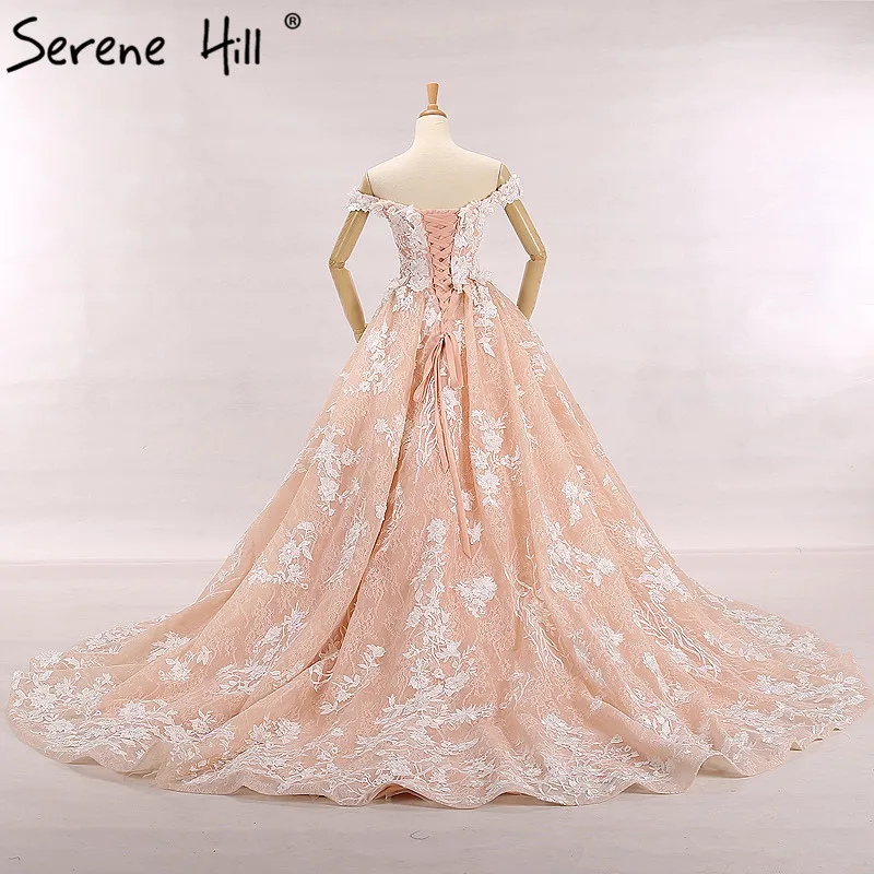 Романтичное свадебное платье из тюля с аппликацией персикового цвета 3D цветком