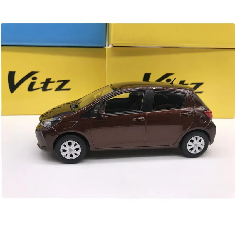 1:30 сплав модель автомобиля toyota vitz Детская игрушка автомобиль коллекция подарки - Цвет: Коричневый