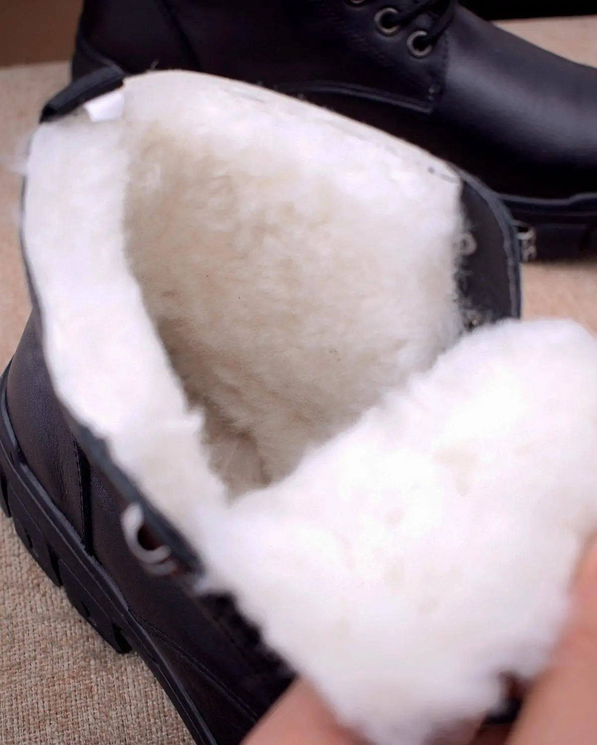 

2020 men's high quality leather and sheepskin warm men's boots